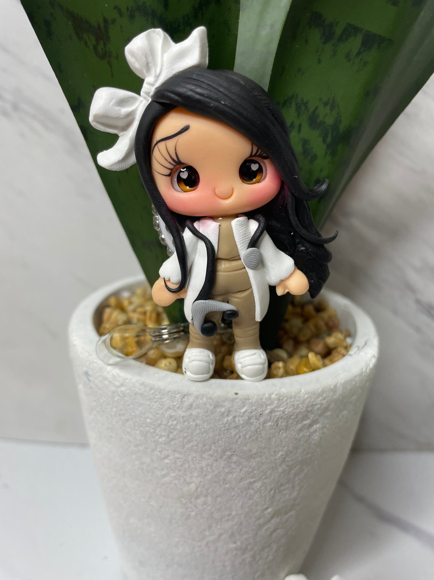 Mini me (tan scrubs)